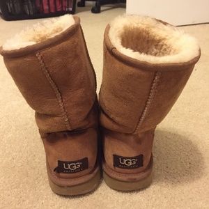 Tan Women's UGGs -- Size 8